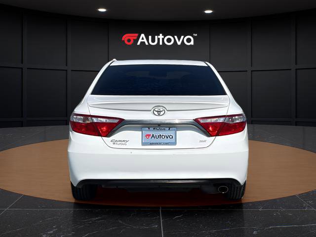 Used 2016 Toyota Camry SE image 4