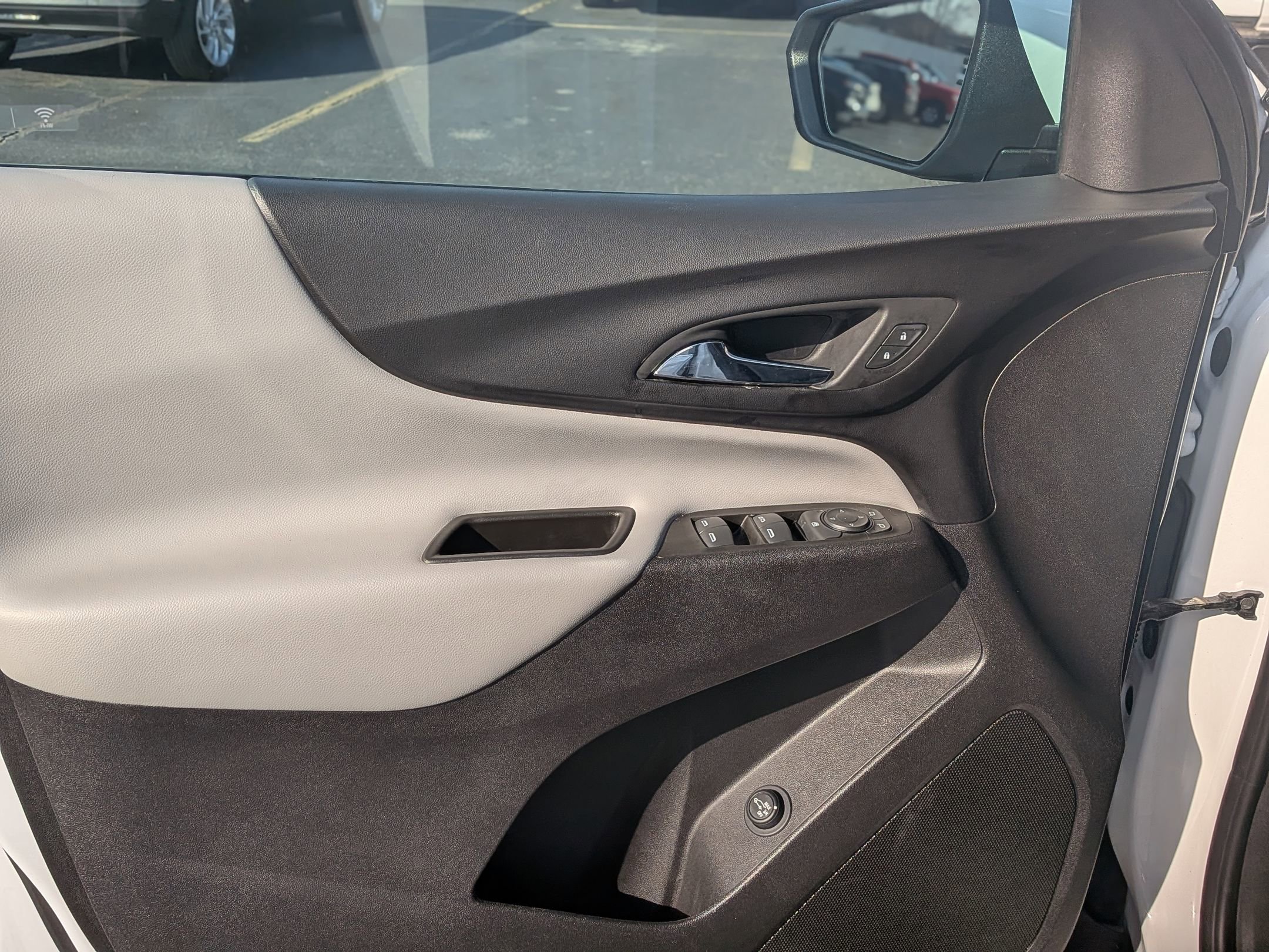 Certified 2024 Chevrolet Equinox LT w/ LPO, Floor Liner Package image 14