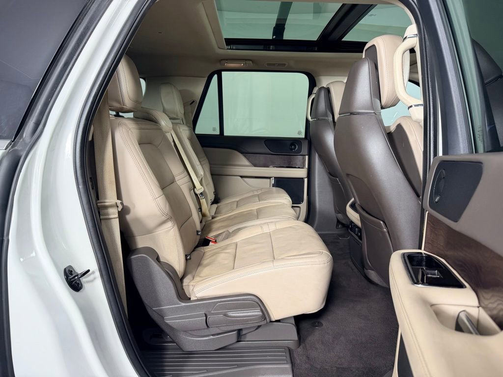 Used 2022 Lincoln Navigator L Reserve image 26