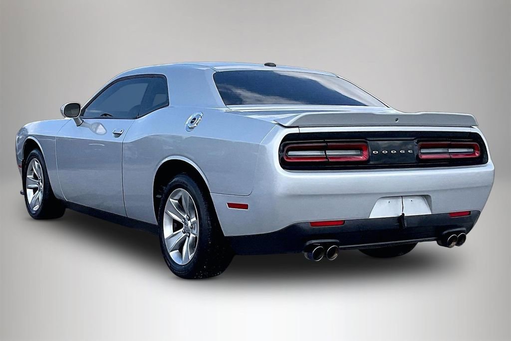Used 2021 Dodge Challenger SXT RWD image 4