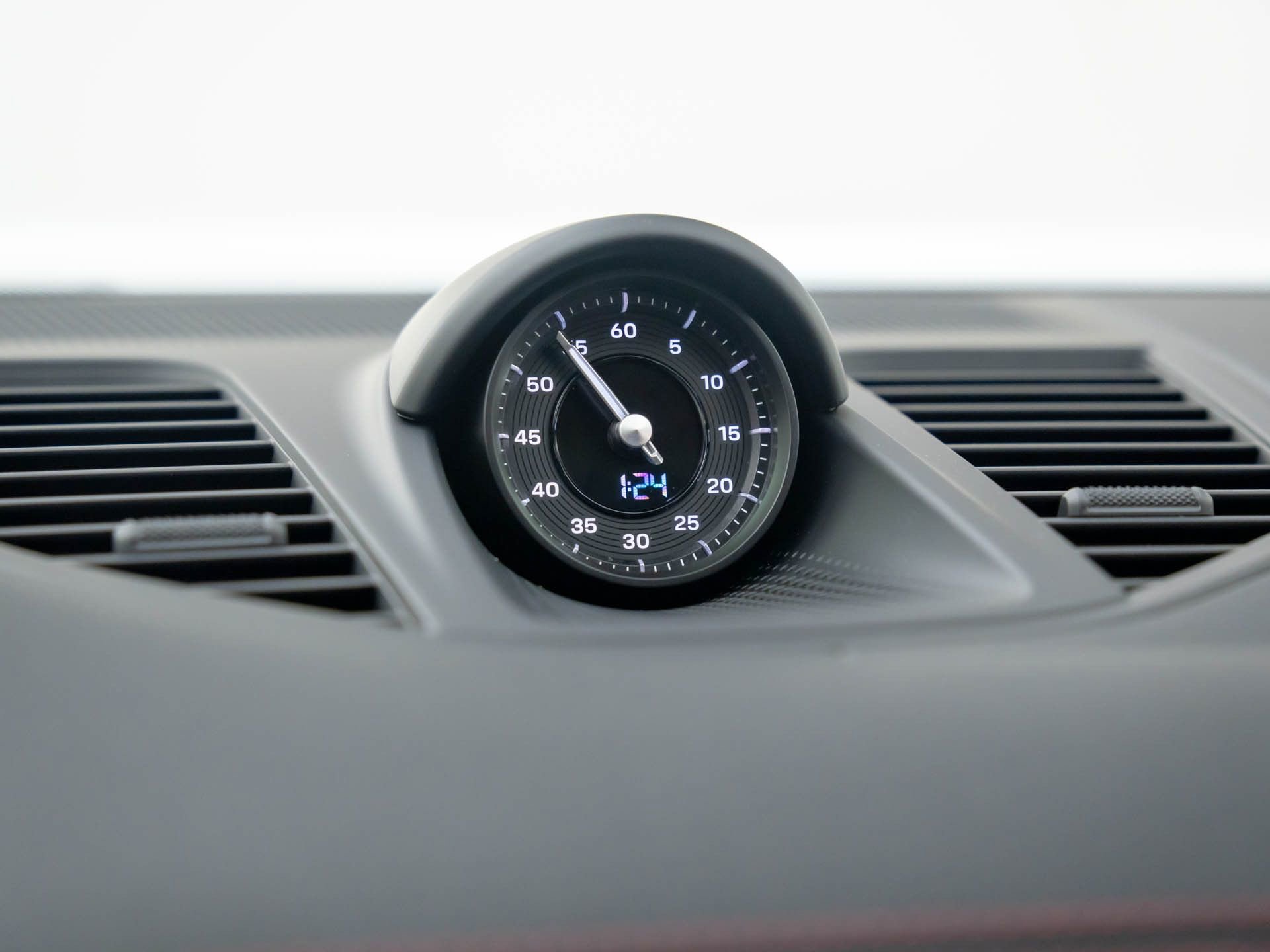 New 2025 Porsche Panamera 4 image 30