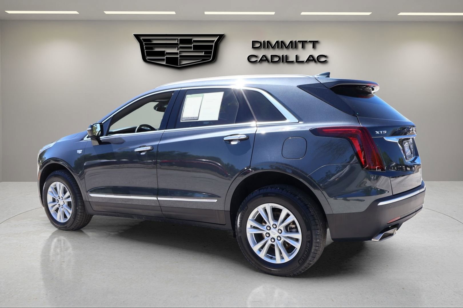 Used 2022 Cadillac XT5 Luxury image 3