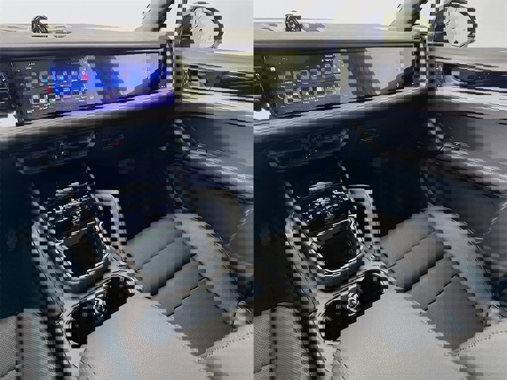 New 2026 Porsche Cayenne image 27