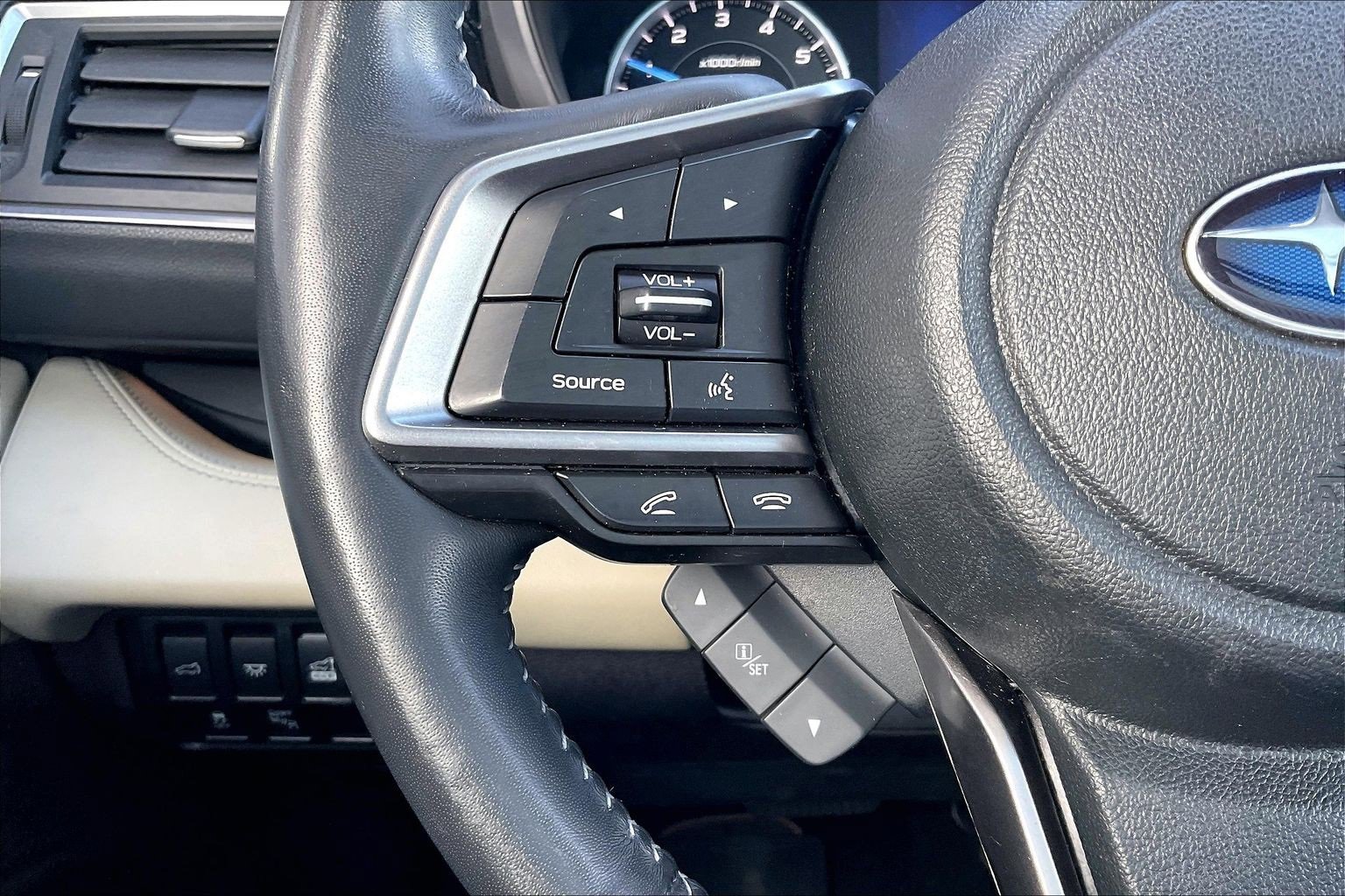 Used 2020 Subaru Ascent Touring w/ Popular Package #3 image 10