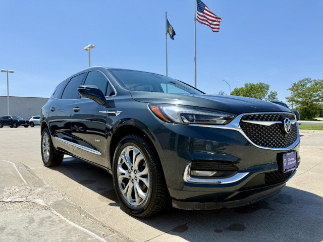 Used 2021 Buick Enclave Avenir w/ Avenir Technology Package image 4
