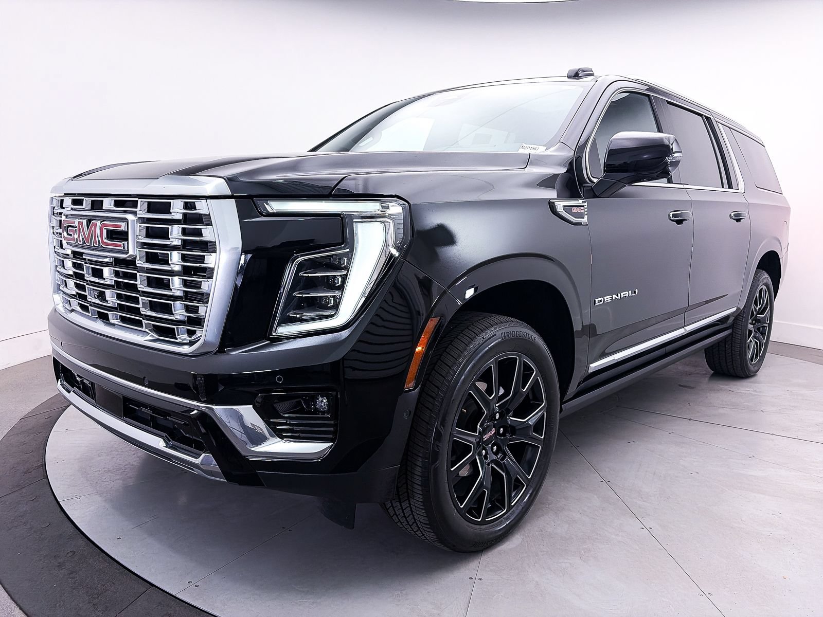 Used 2025 GMC Yukon XL Denali w/ Sun & Power Step Package AWD/4WD image 15