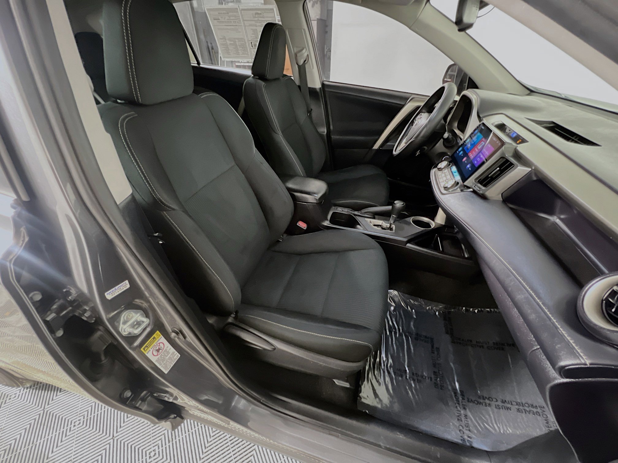 Used 2014 Toyota RAV4 XLE image 28
