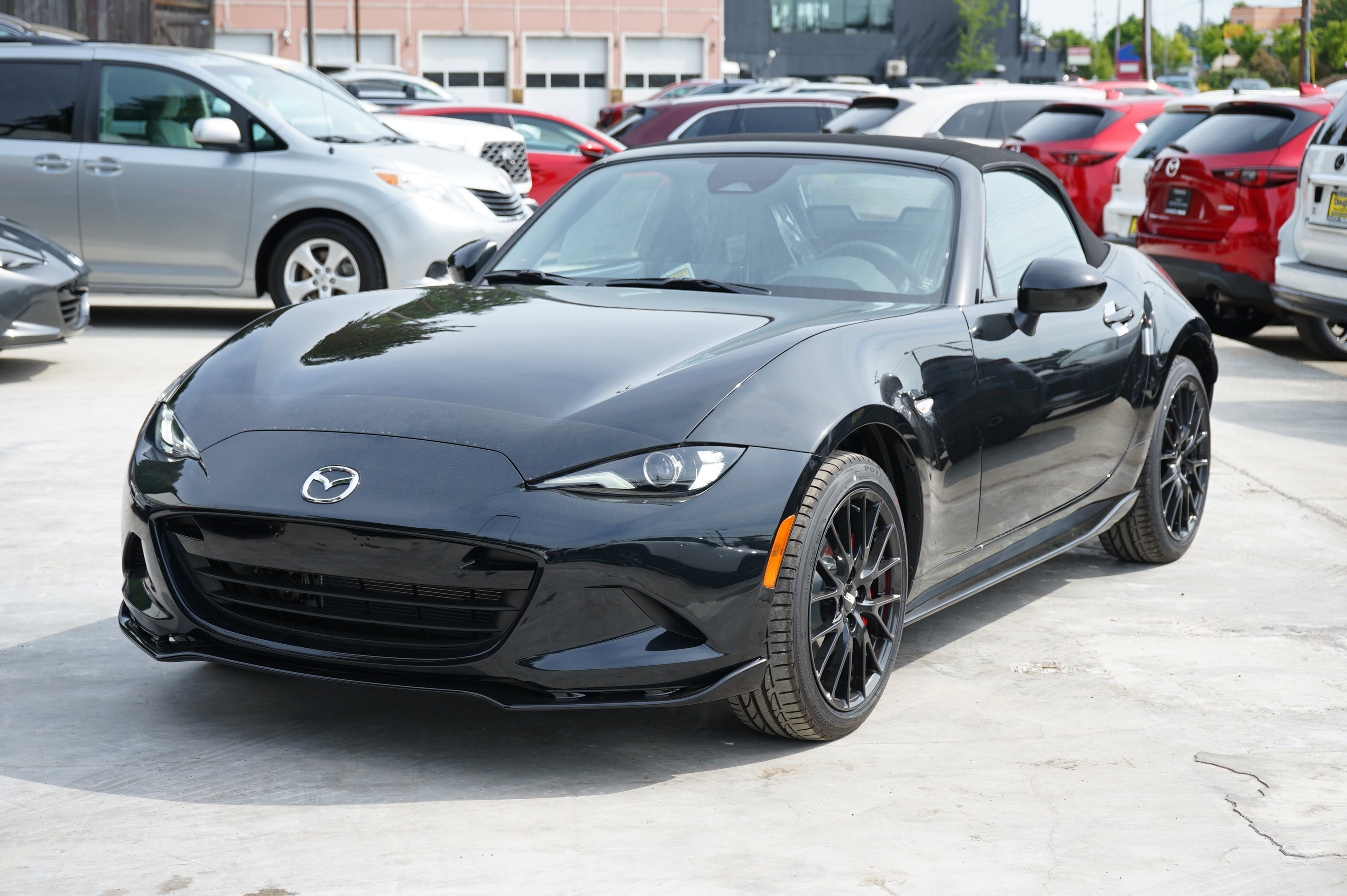 New 2025 MAZDA MX-5 Miata Club w/ Brembo/BBS Recaro Package image 8