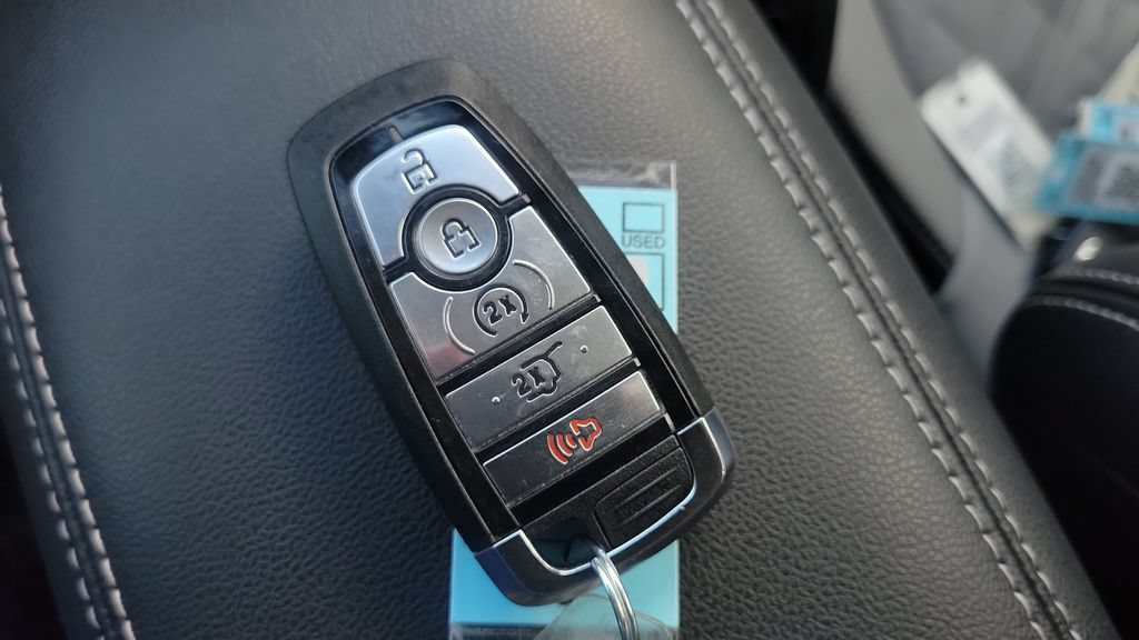 Used 2024 Ford Escape Platinum AWD/4WD image 24