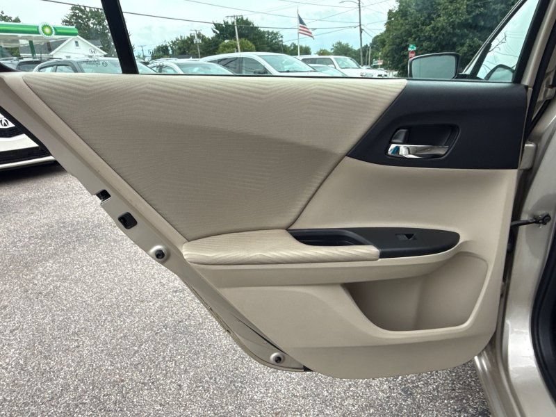 Used 2014 Honda Accord LX image 13