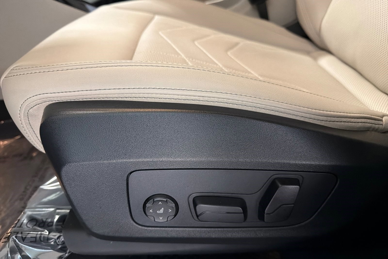 Used 2025 BMW X1 xDrive28i w/ Convenience Package AWD/4WD image 14
