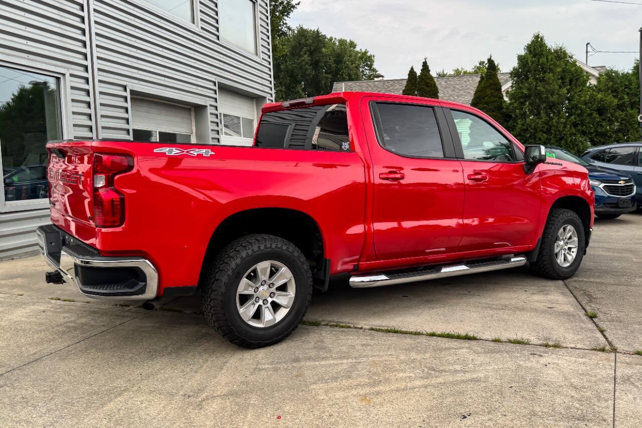 Used 2021 Chevrolet Silverado 1500 LT w/ LPO, Dark Essentials Package AWD/4WD image 3