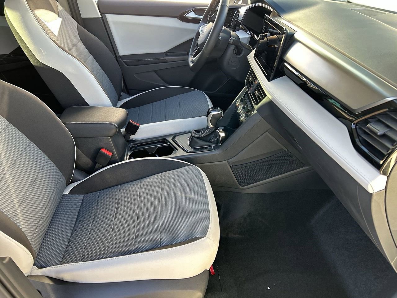 New 2026 Volkswagen Taos S image 8