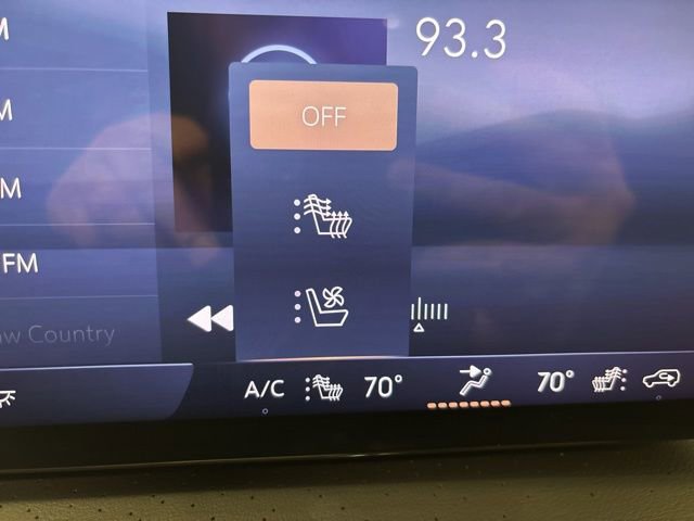 Used 2025 Buick Enclave Avenir w/ Super Cruise Package AWD/4WD image 28