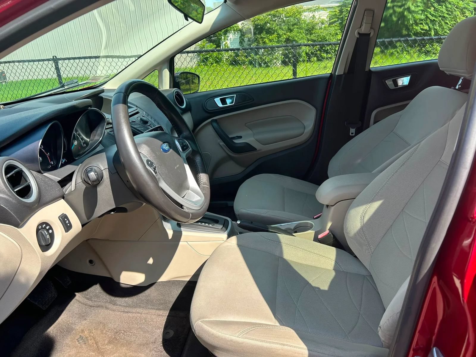 Used 2014 Ford Fiesta SE FWD image 8