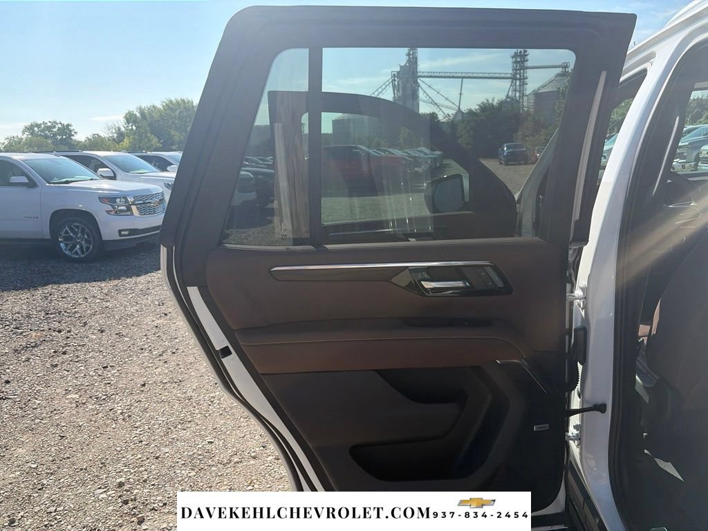 Used 2025 Chevrolet Tahoe High Country AWD/4WD image 20