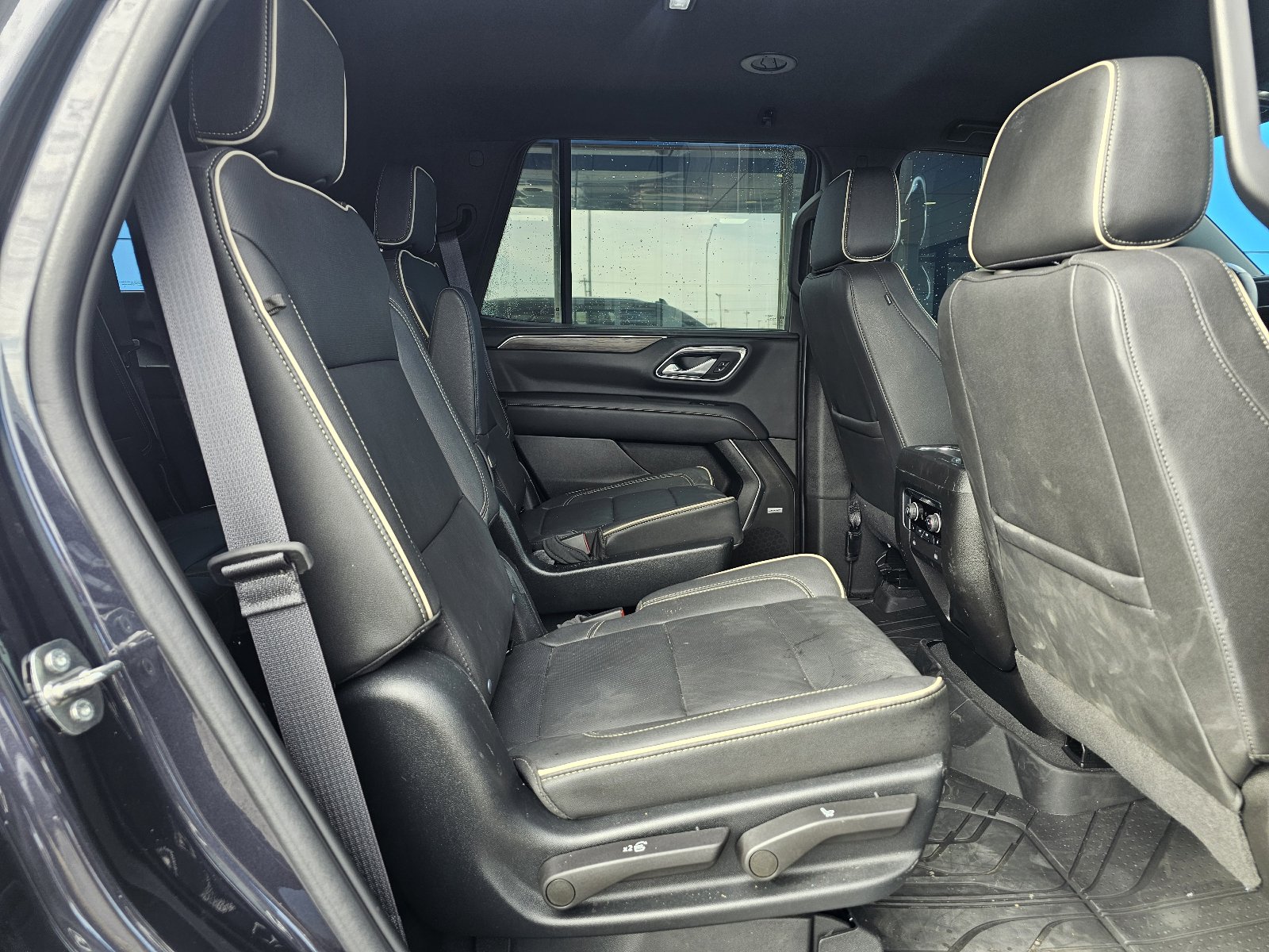 Used 2023 Chevrolet Tahoe Premier w/ Max Trailering Package AWD/4WD image 11