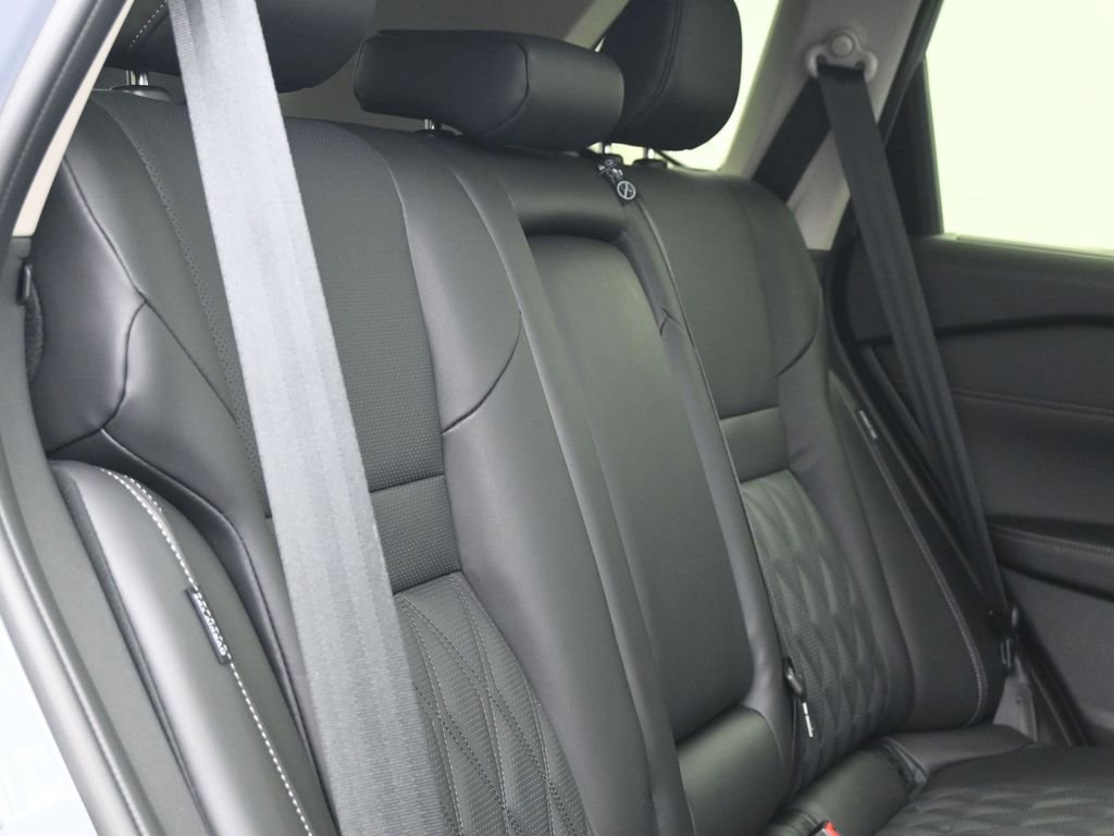 Certified 2025 Nissan Rogue Platinum w/ Tech Package image 10