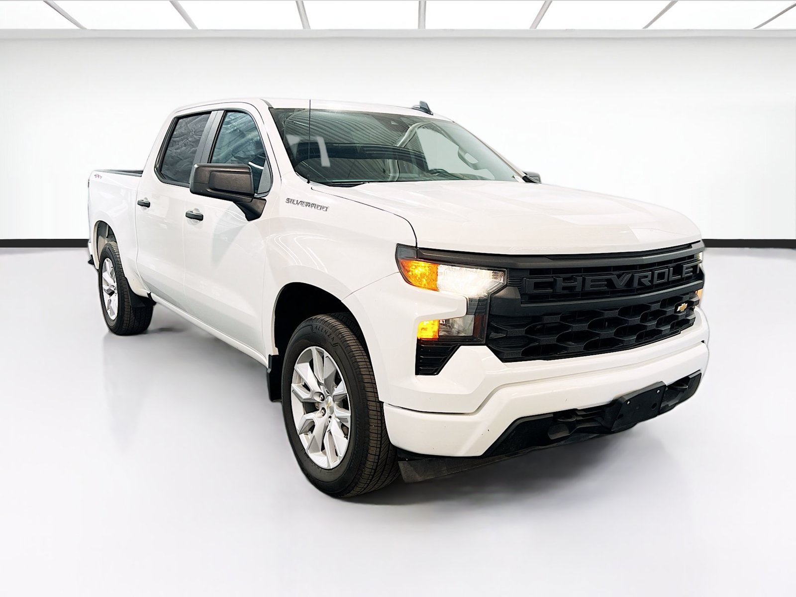Used 2023 Chevrolet Silverado 1500 Custom AWD/4WD image 3