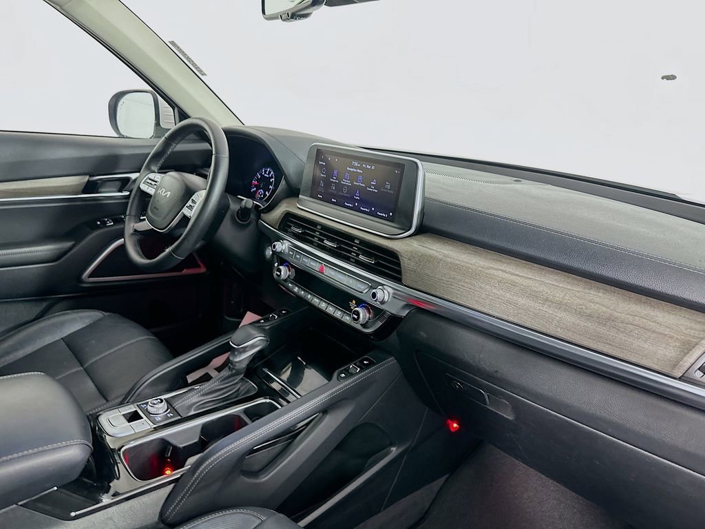 Used 2022 Kia Telluride EX w/ EX Premium Package image 32