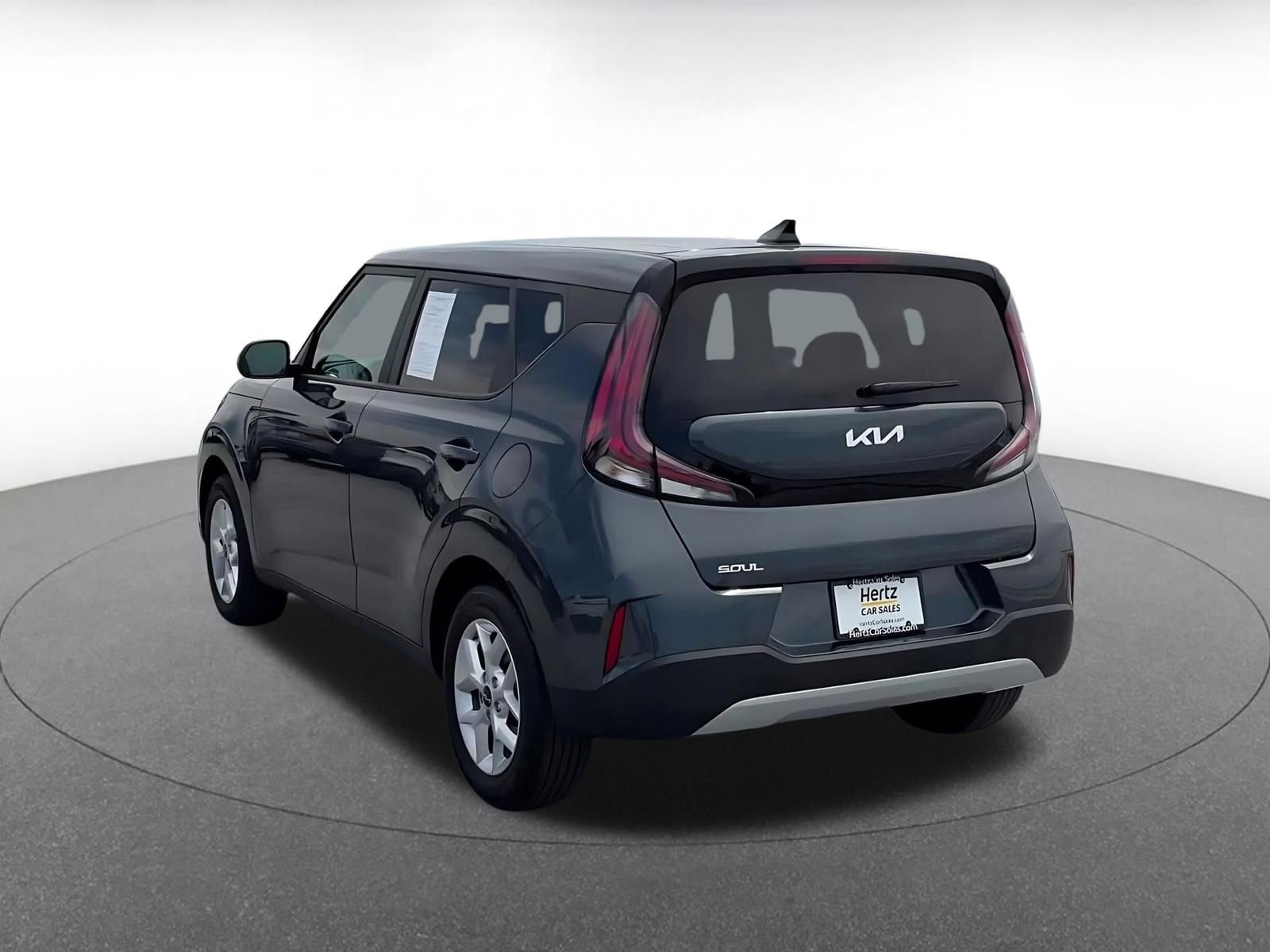 Used 2025 Kia Soul LX w/ LX Technology Package FWD image 11