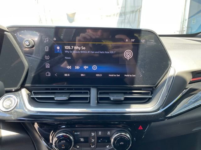 Used 2025 Chevrolet Trax RS w/ Driver Confidence Package FWD image 16