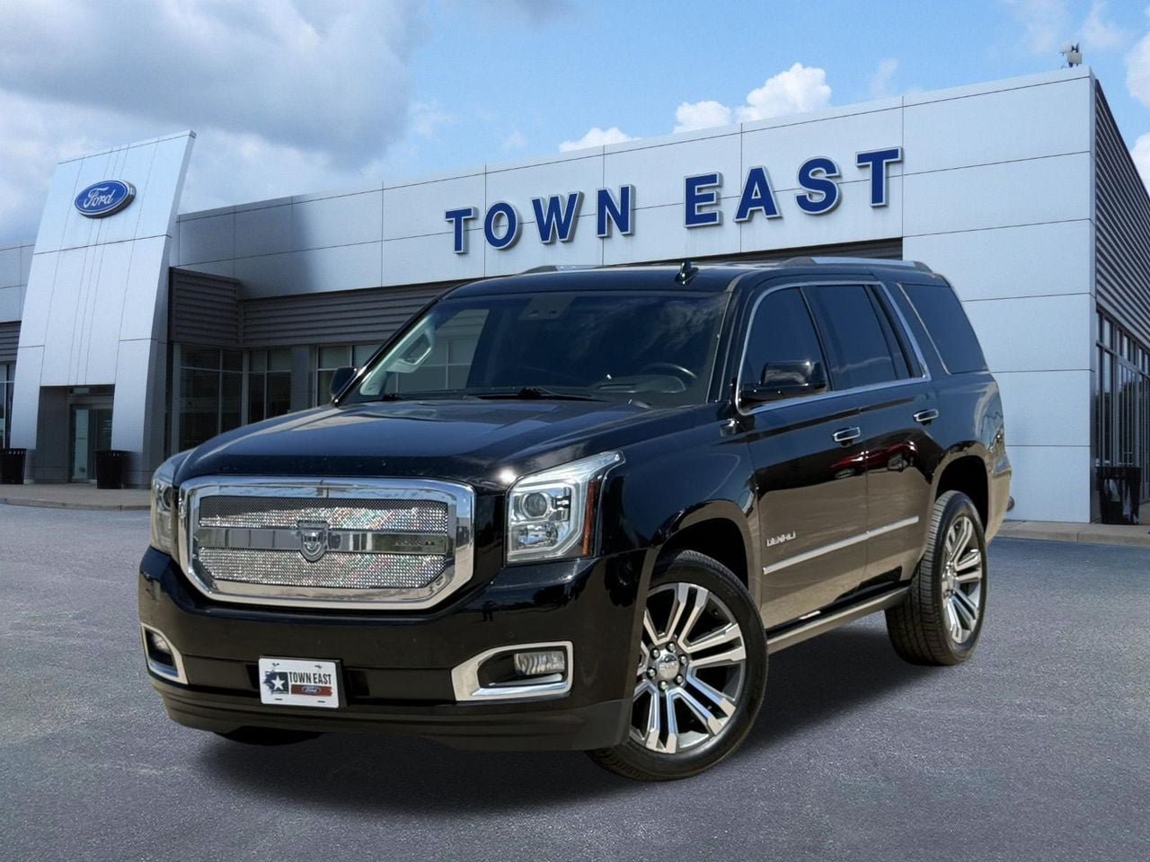 Used 2019 GMC Yukon Denali w/ Denali Ultimate Package RWD image 1