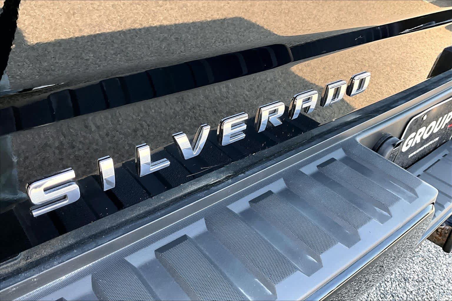 Used 2018 Chevrolet Silverado 1500 Custom w/ Trailering Package AWD/4WD image 10