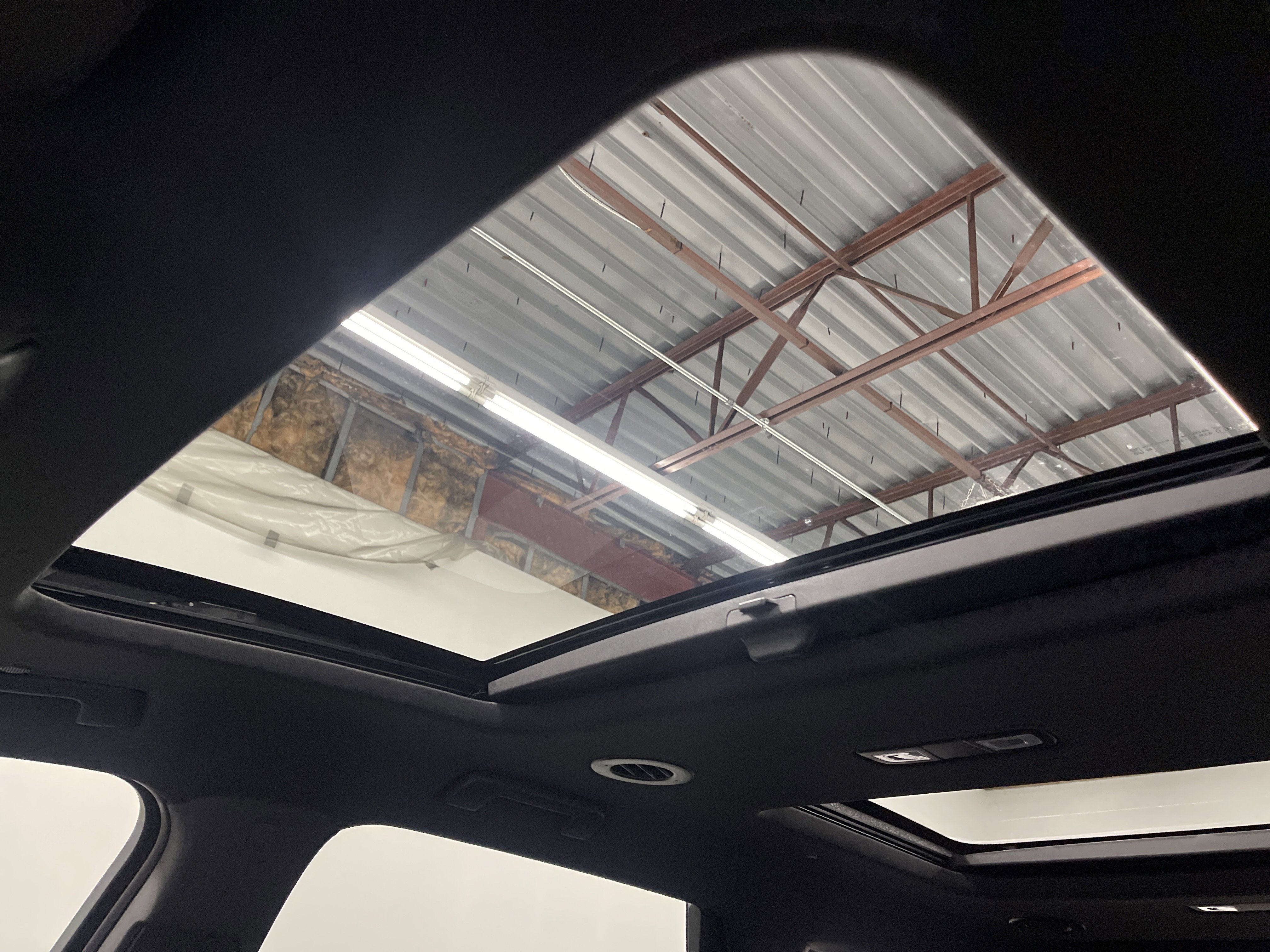 Used 2024 Buick Enclave Avenir image 31