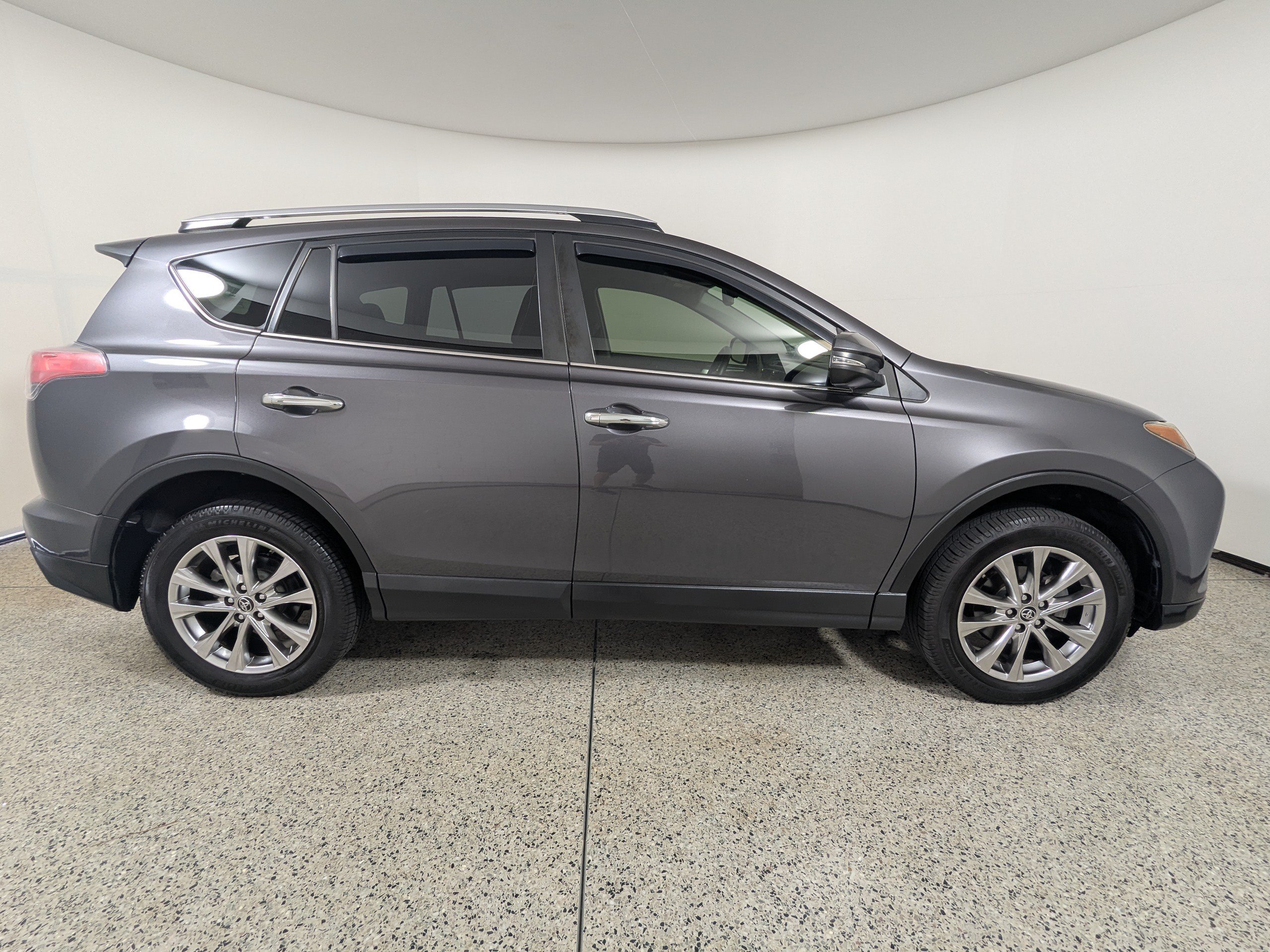 Used 2016 Toyota RAV4 Limited FWD image 7