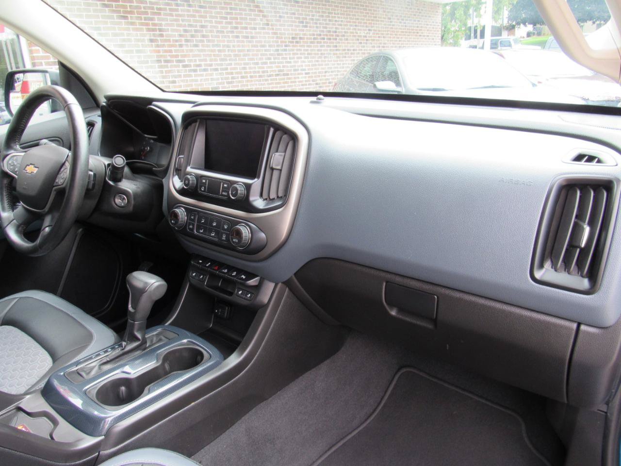 Used 2021 Chevrolet Colorado Z71 AWD/4WD image 34