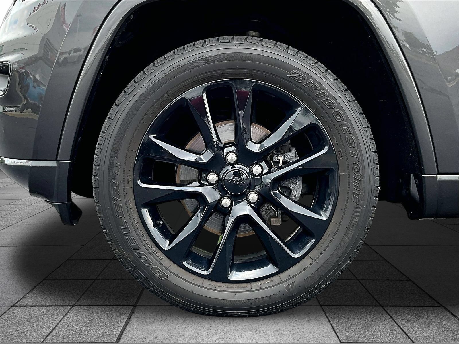 Used 2020 Jeep Grand Cherokee Altitude AWD/4WD image 36