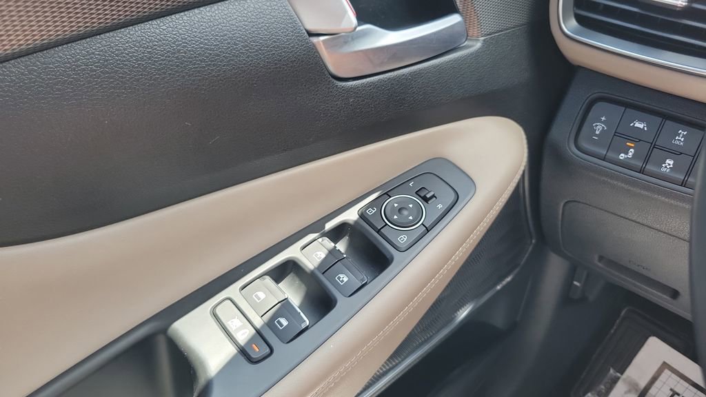 Used 2019 Hyundai Santa Fe Limited AWD/4WD image 22