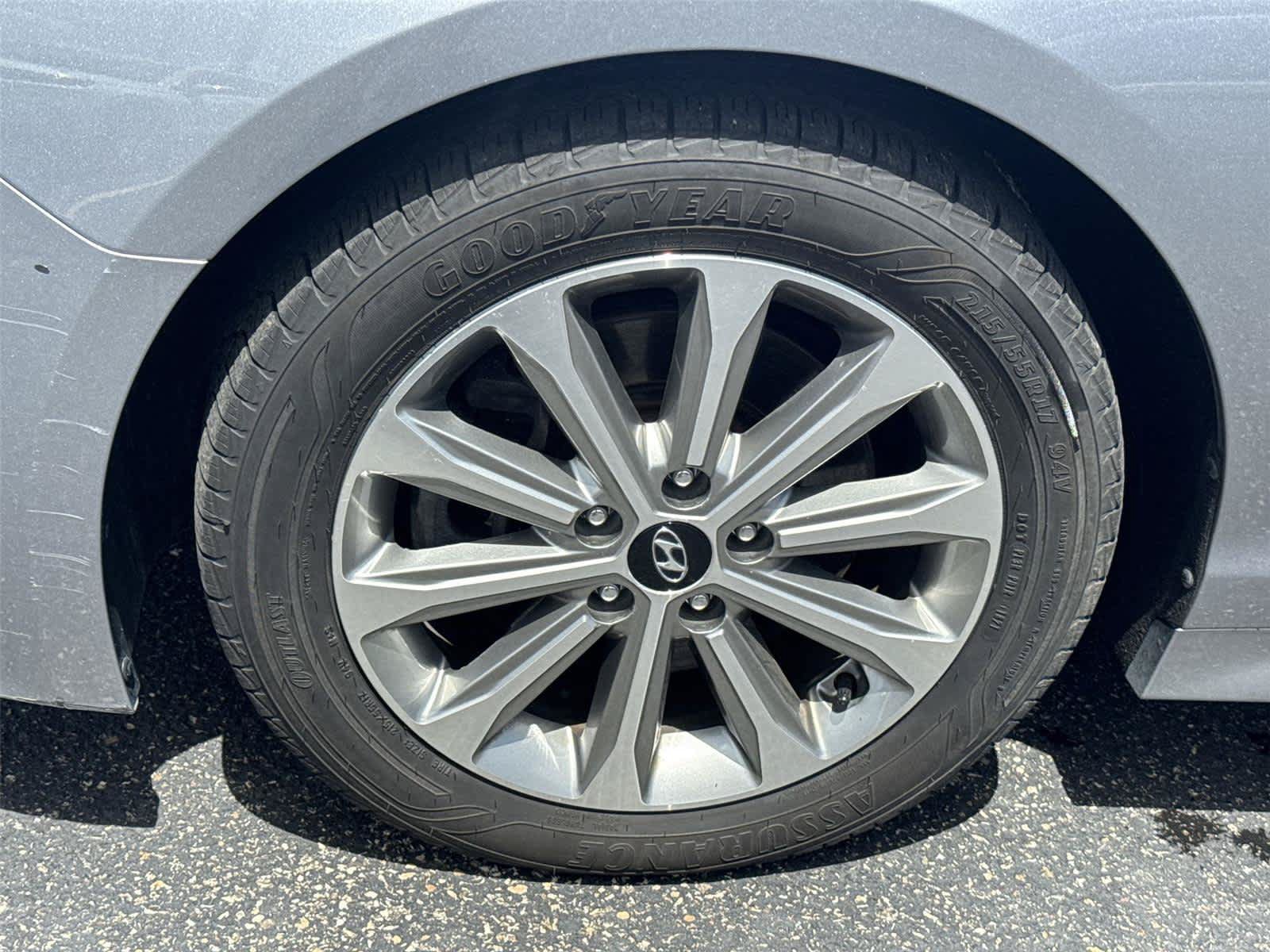 Used 2016 Hyundai Sonata Limited w/ Option Group 05 FWD image 10