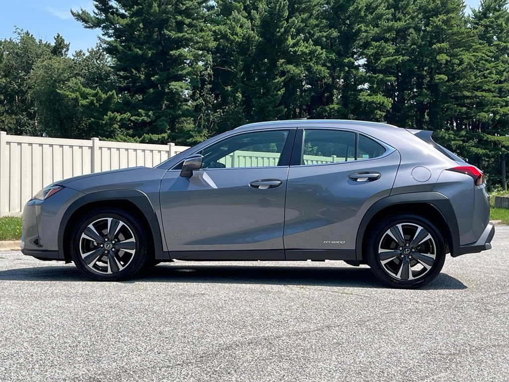 Used 2019 Lexus UX 250h w/ Premium Package AWD/4WD image 4
