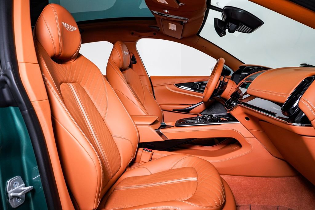 Used 2025 Aston Martin DBX 707 image 18