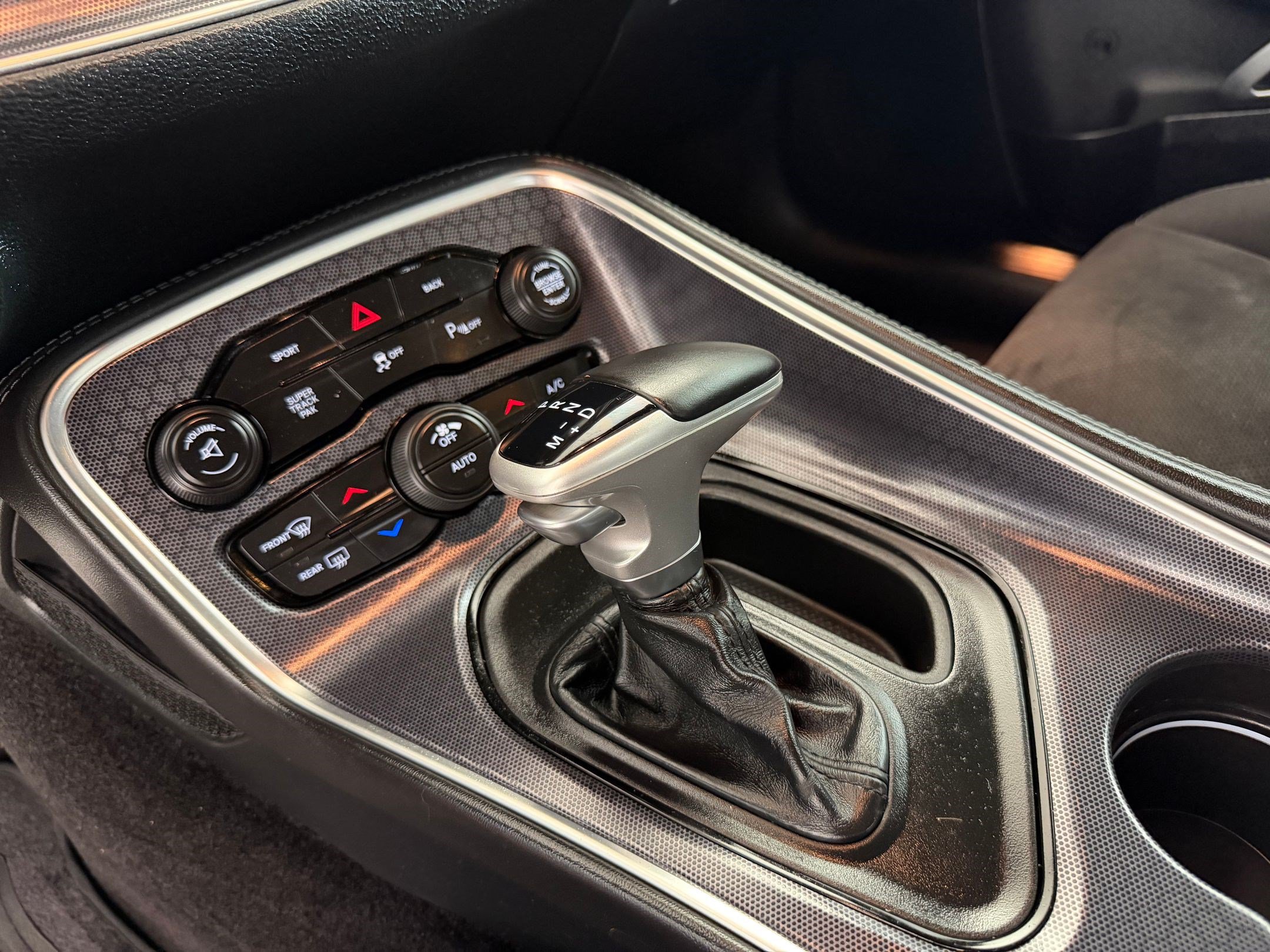 Used 2016 Dodge Challenger R/T Scat Pack RWD image 17