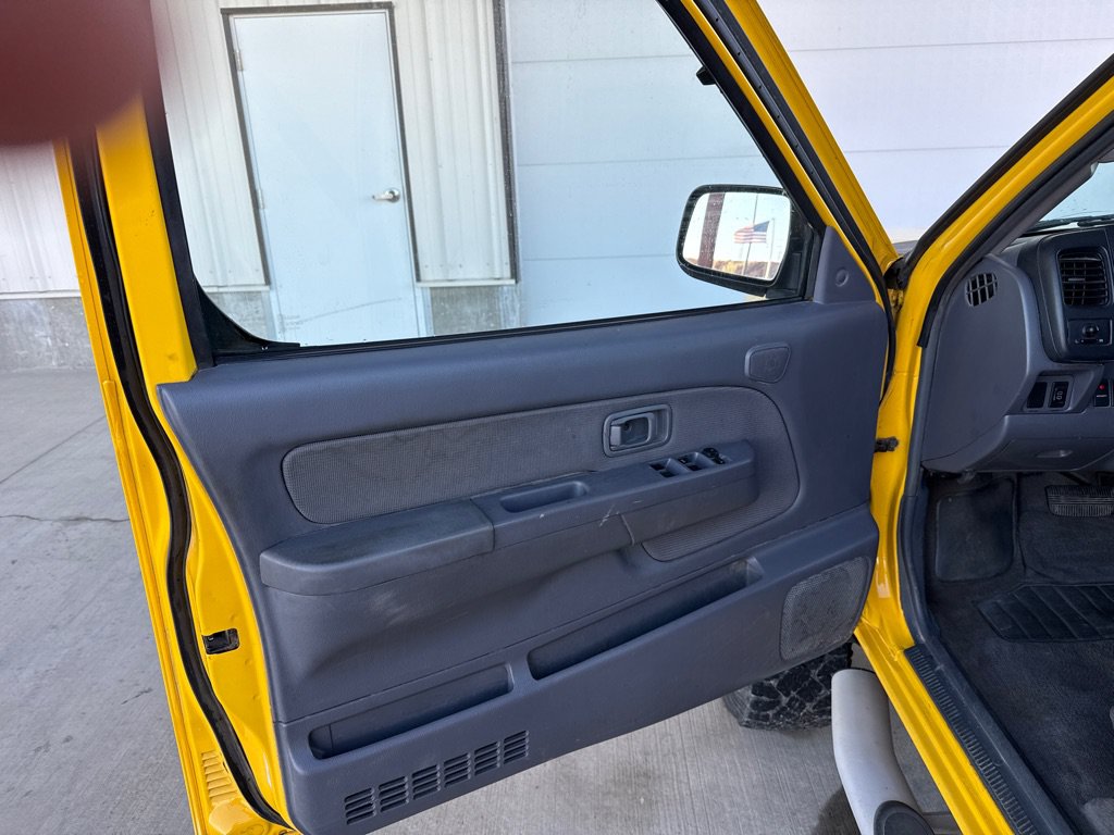 Used 2001 Nissan Xterra SE AWD/4WD image 14