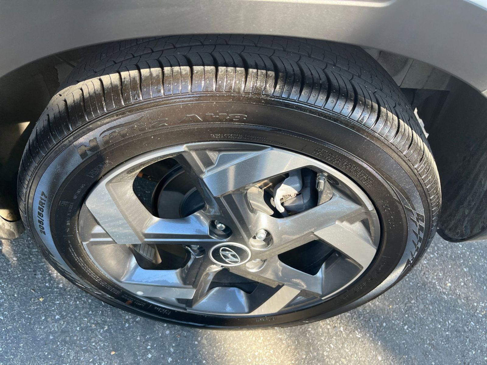 Used 2025 Hyundai Venue SEL image 30