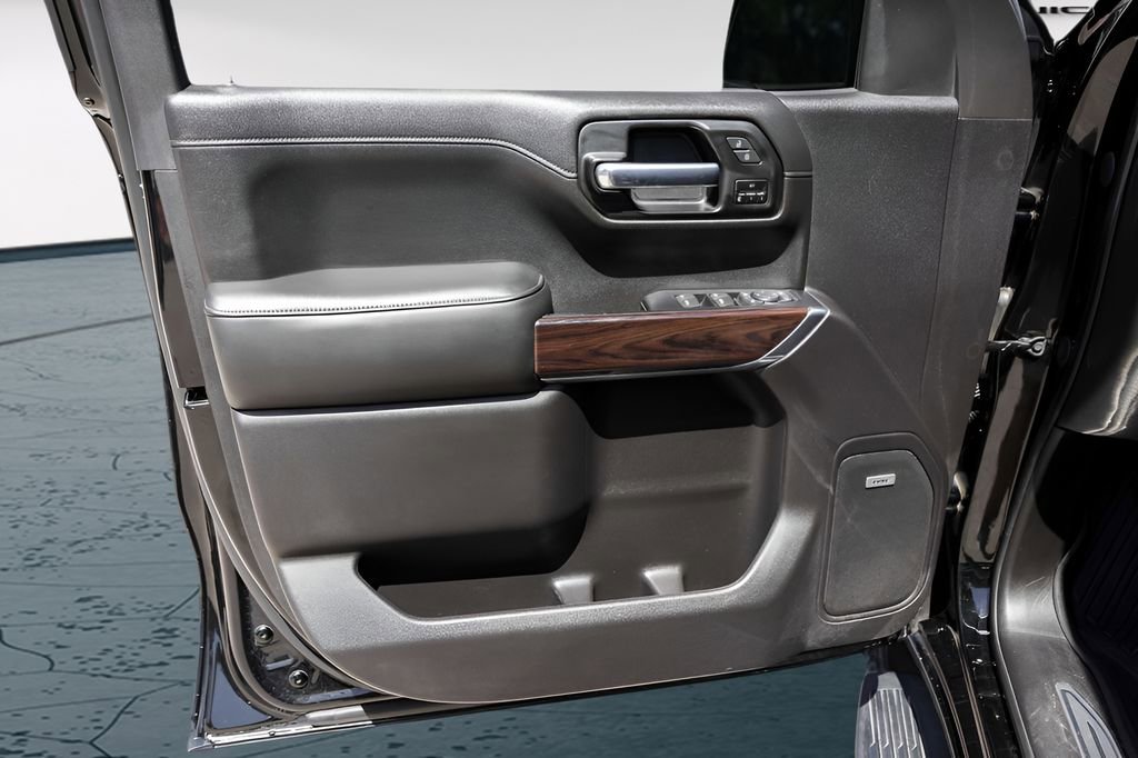 Used 2020 GMC Sierra 1500 SLT RWD image 25