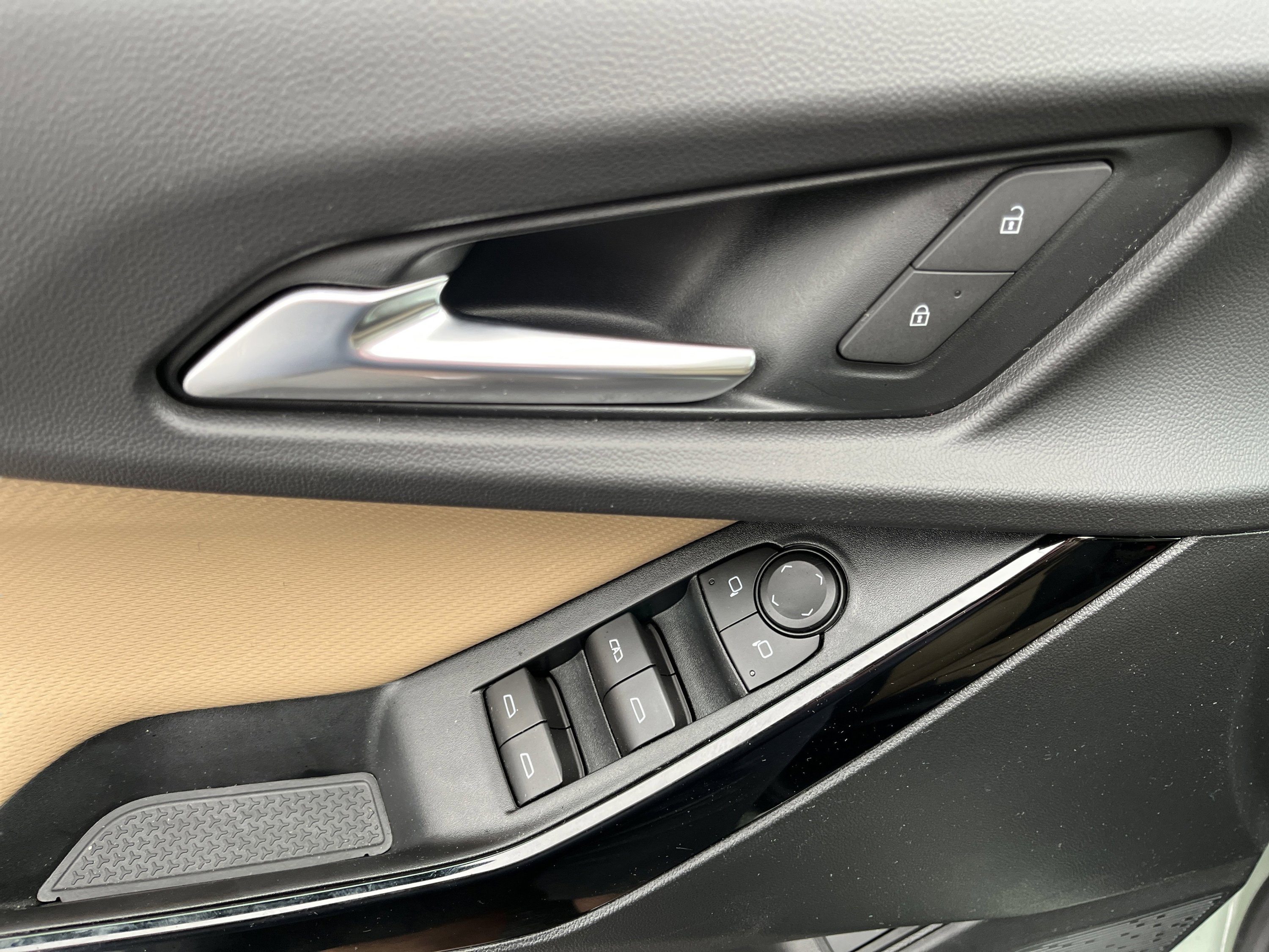 Used 2026 Chevrolet Equinox ACTIV w/ Safety and Technology Package image 19