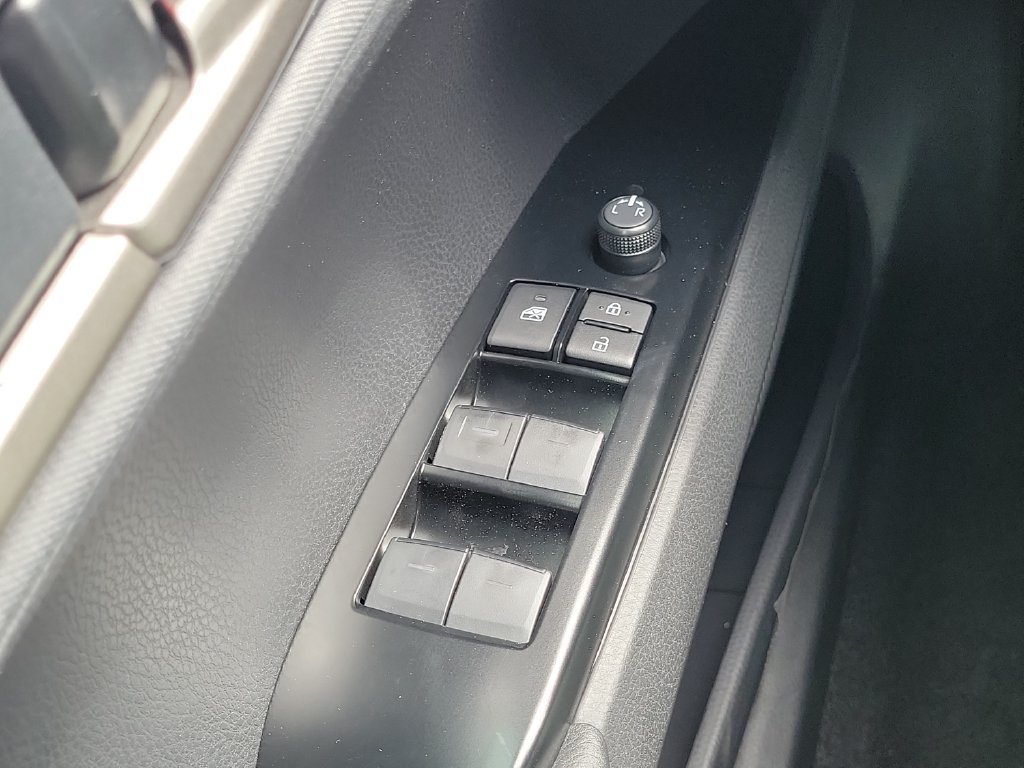 Used 2026 Toyota Camry LE FWD image 32