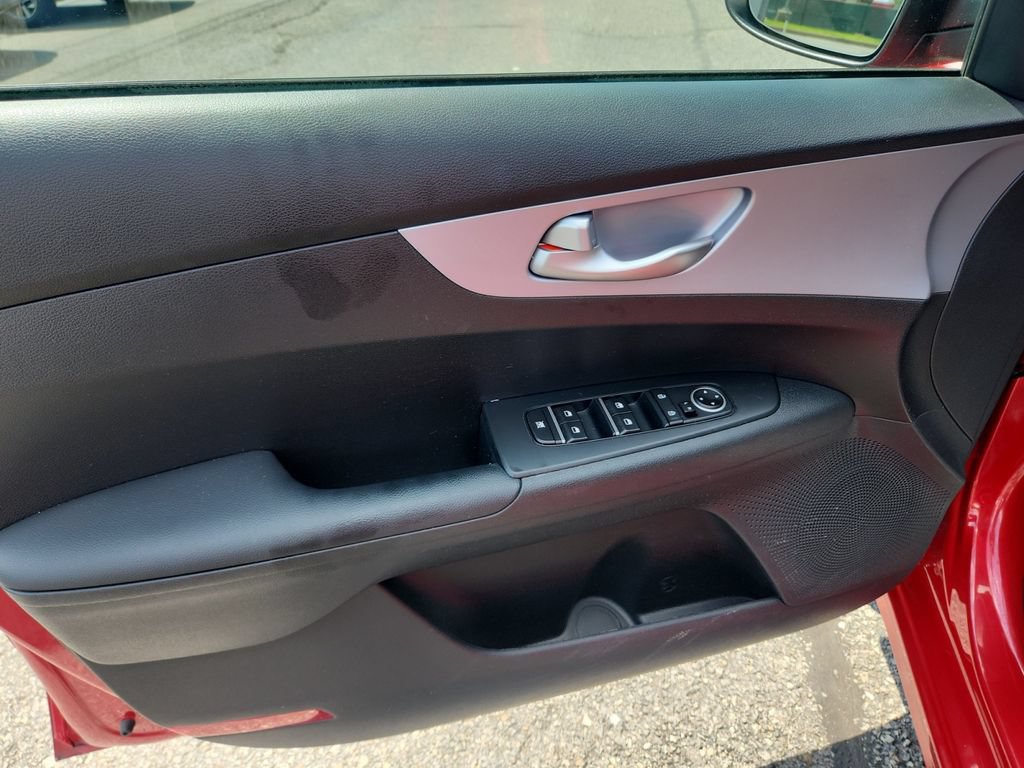 Certified 2024 Kia Forte LXS FWD image 11