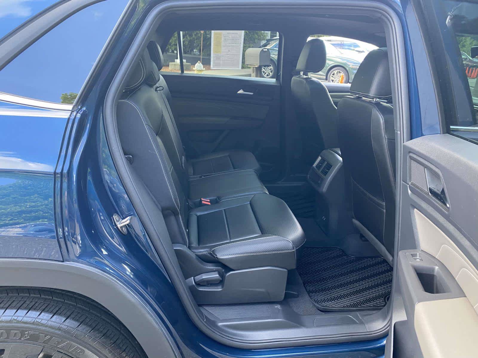 Certified 2023 Volkswagen Atlas Cross Sport SE w/ Panoramic Sunroof Package AWD/4WD image 28