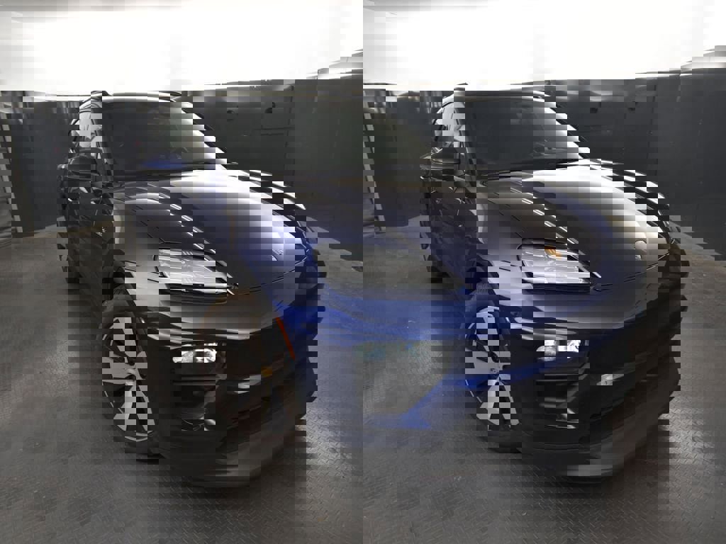 Certified 2024 Porsche Macan 4 Electric image 9