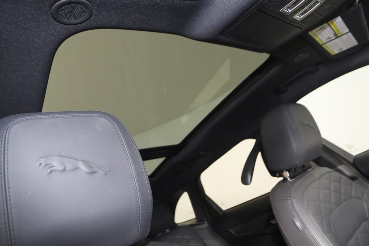 Used 2023 Jaguar F-PACE S AWD/4WD image 11