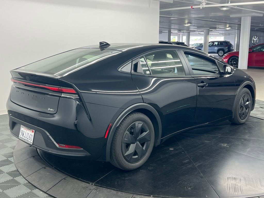 Used 2026 Toyota Prius LE FWD image 4