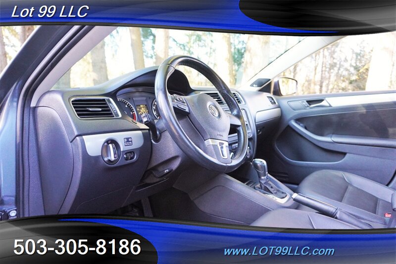 Used 2012 Volkswagen Jetta TDI FWD image 12