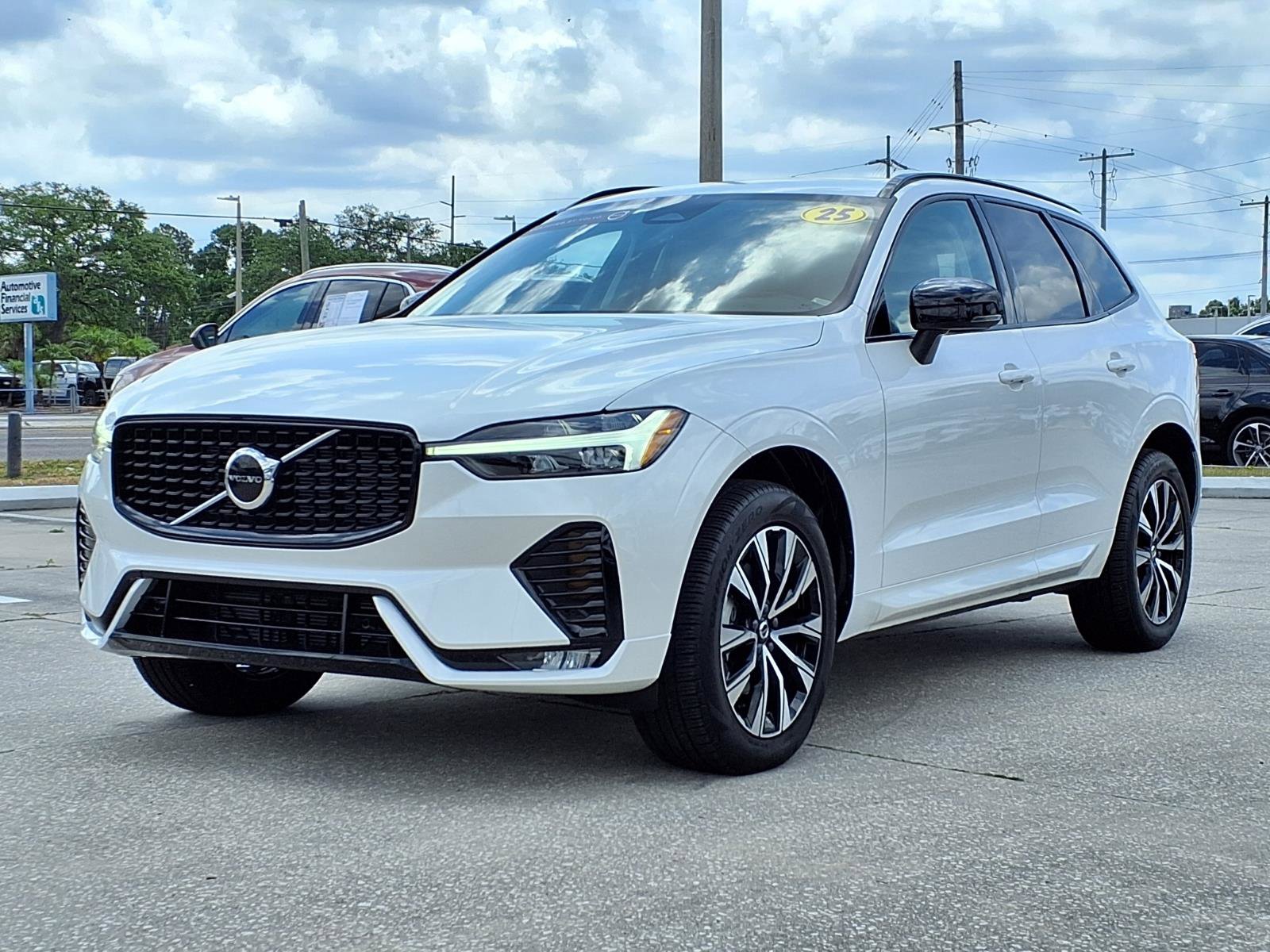 Certified 2025 Volvo XC60 B5 Core w/ Protection Package AWD/4WD image 3