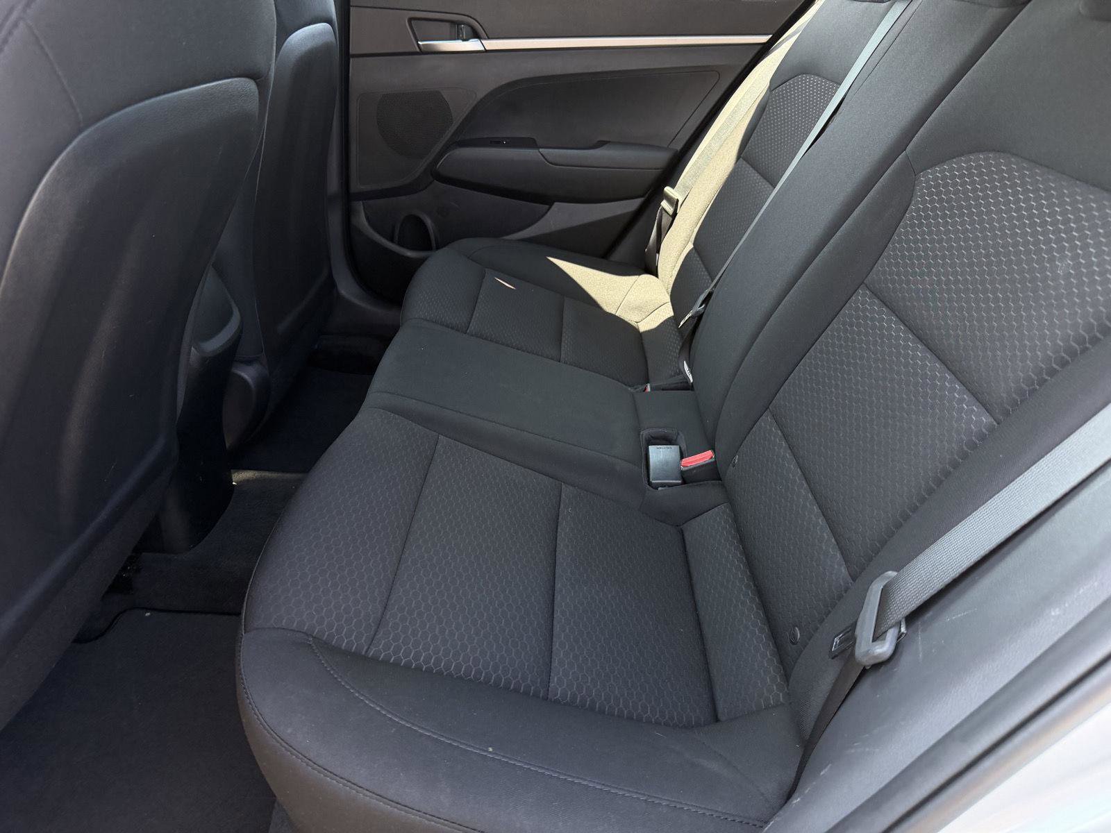 Used 2019 Hyundai Elantra SE w/ Cargo Package FWD image 7